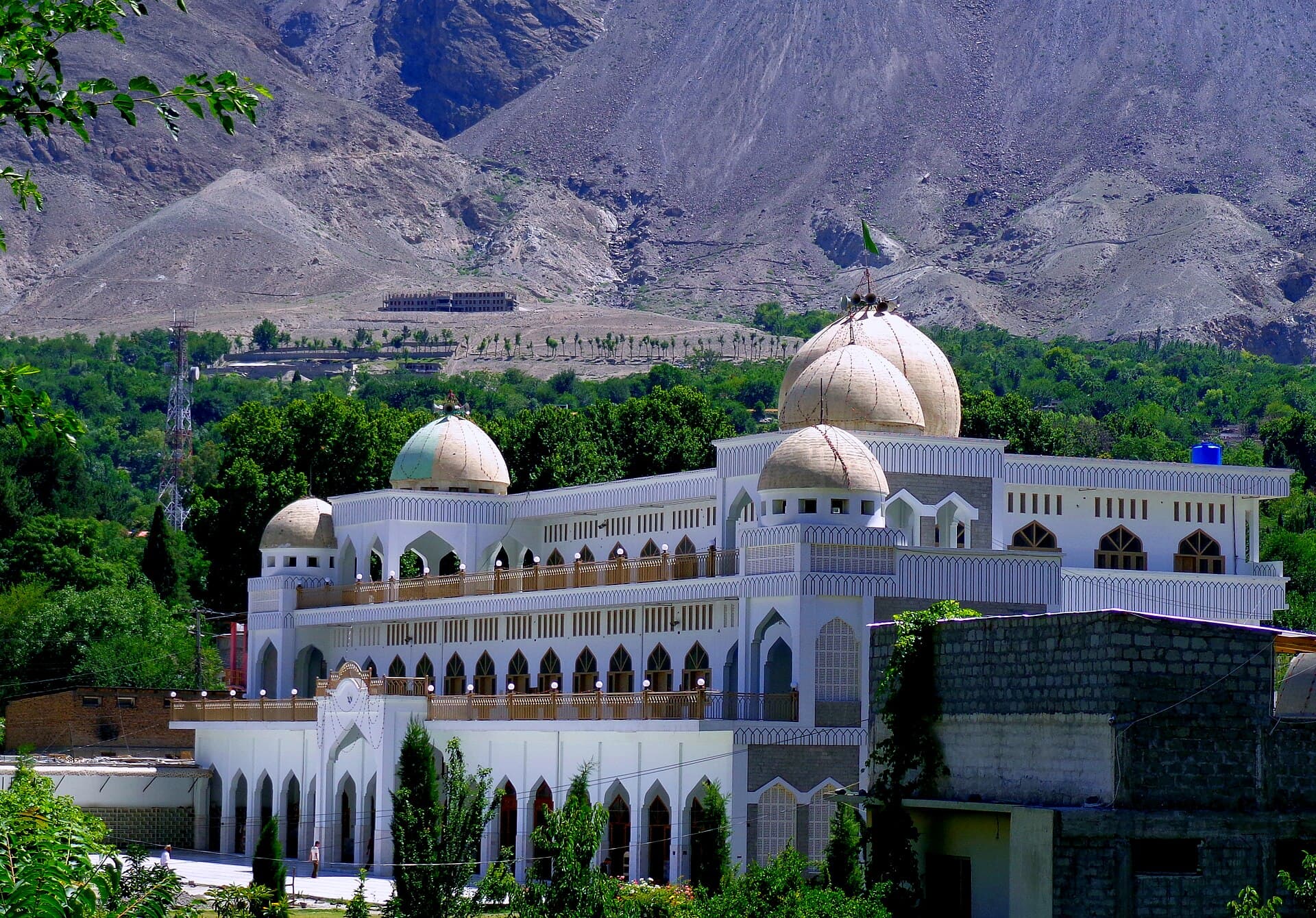 Gilgit — rent a car