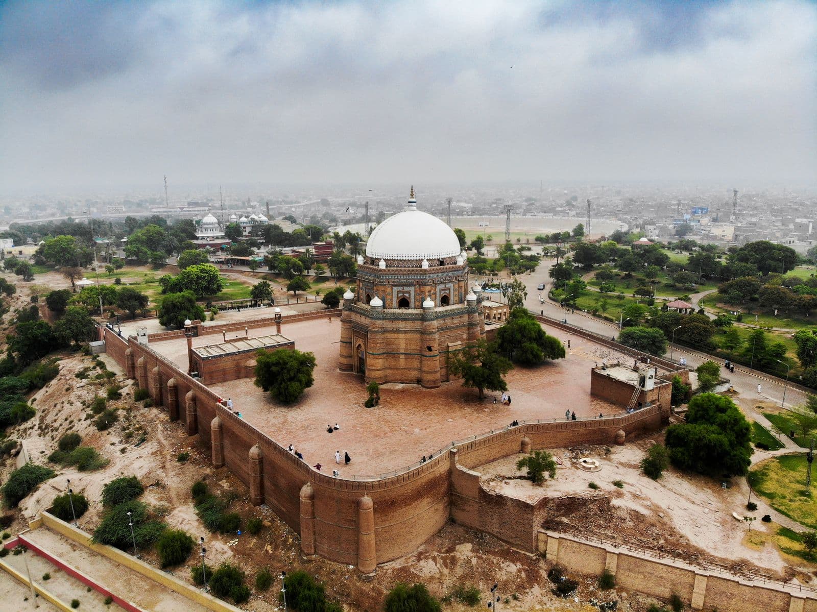 Multan — rent a car